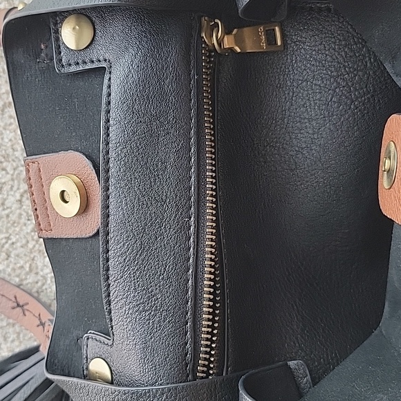 Leather black shoulder bag with bonus pouch with strap - Picture 3 of 10